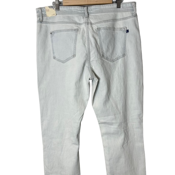 Anthropologie Pilcro Destroyed Mid-Rise Slim Boyfriend Jeans Light Wash Size 32 - Picture 9 of 11